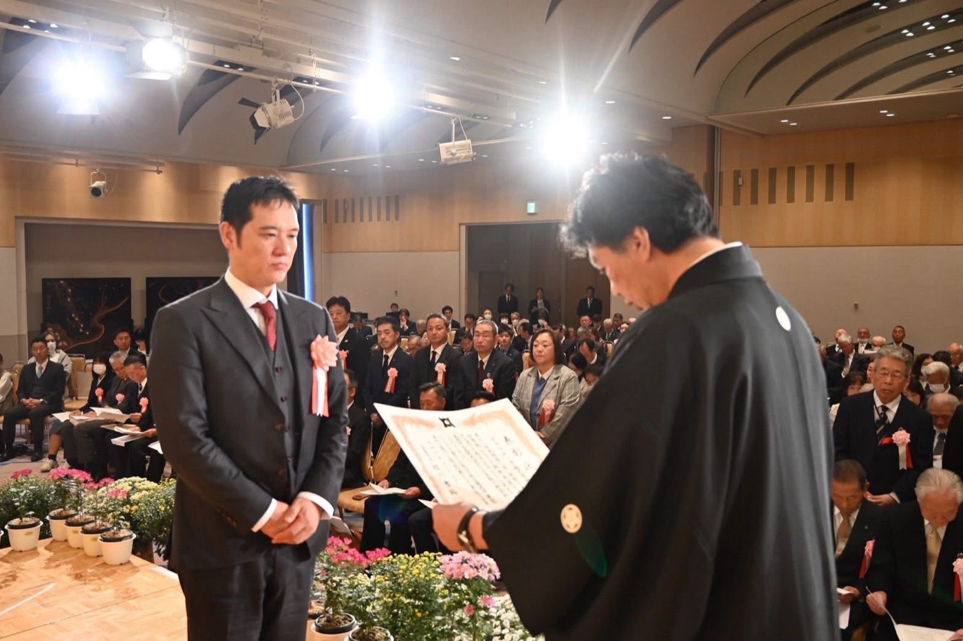 亀岡市自治功労者 表彰式の様子